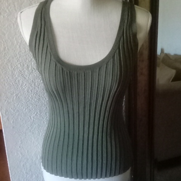 Clothes - Picture 2 of 3